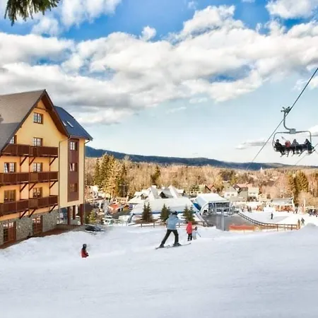 Na Stoku Lola 36 アパート *