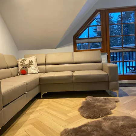 Na Stoku Lola 36 アパート *