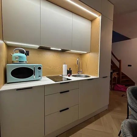 Na Stoku Lola 36 アパート シクラルスカ・ポレンバ