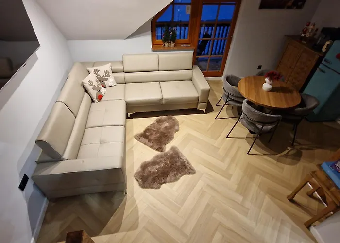 아파트 Na Stoku Lola 36 스클라르스카포렘바